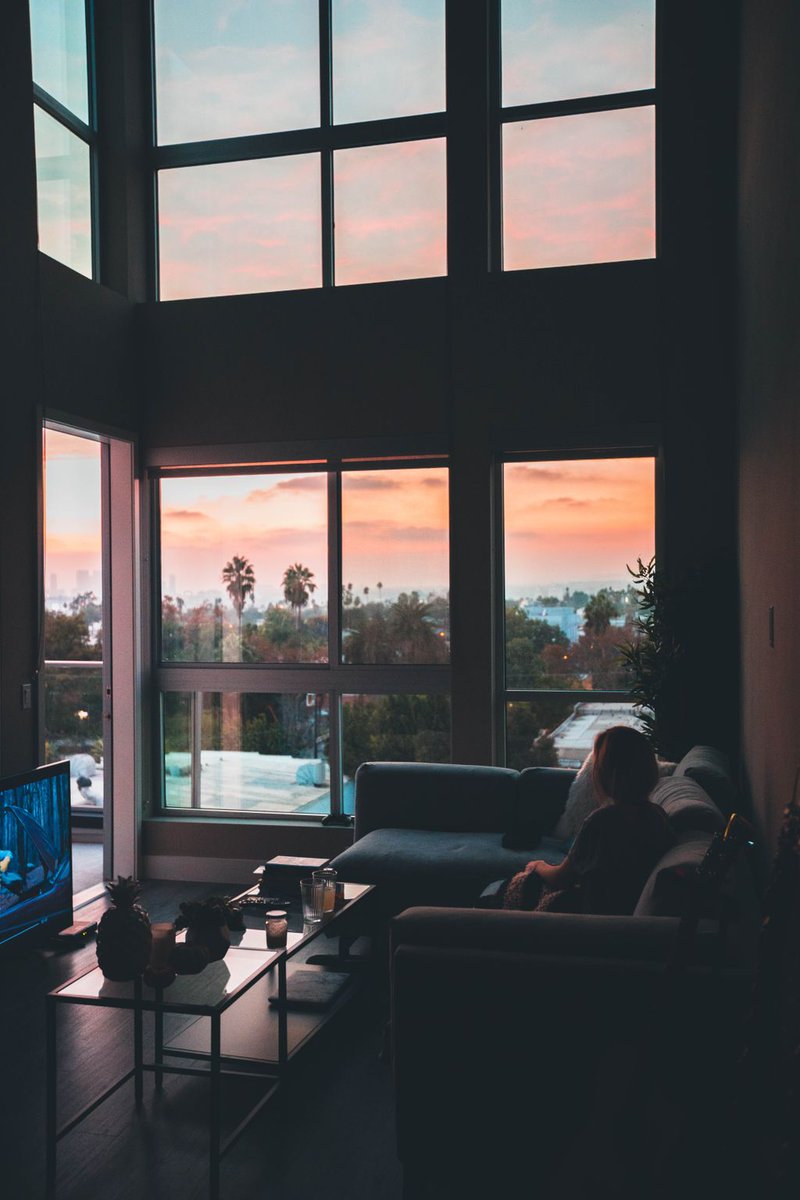 EdPratherRE's tweet photo. We would LOVE to have these windows (and that view!) in our home. 😍 

Photo cred: Roberto Nickson https://t.co/VfB3hWmZ0N