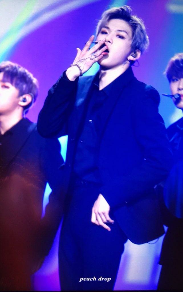 peachdrop1210's tweet photo. 180323 쏘리쏘리...

#강다니엘 #워너원 #WANNAONE https://t.co/eHQFzNEgUY