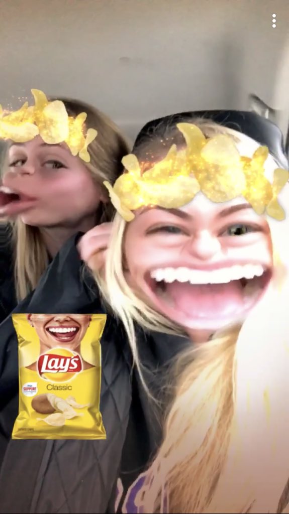 mvesneske05's tweet photo. Happy birthday to my best friend and THE weirdest/funniest person I’ve ever met. I love you #eaooooo @KelseyHarrigan 🎉 #chickenfingers #tweas #birthdaytickles https://t.co/KmRPqZ0exi