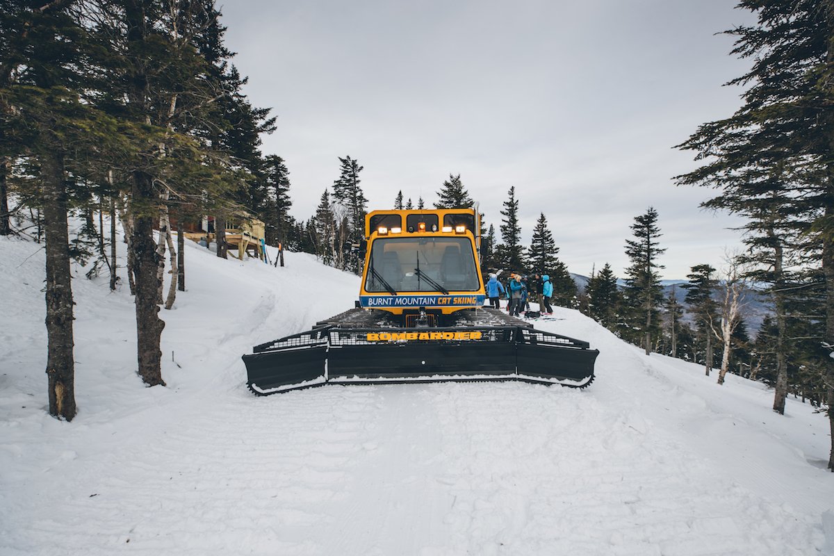 IkonPass's tweet photo. @TetonGravity is on Stop 13 of 17 during the #ChasingIcons tour. At @SugarloafMaine they got to ride the #BurntMountain cat up and shred through the trees back down. #IkonPass #AdventureRunsDeep Recap here: https://t.co/diEEaUSBLC https://t.co/fGkvPSbcQH