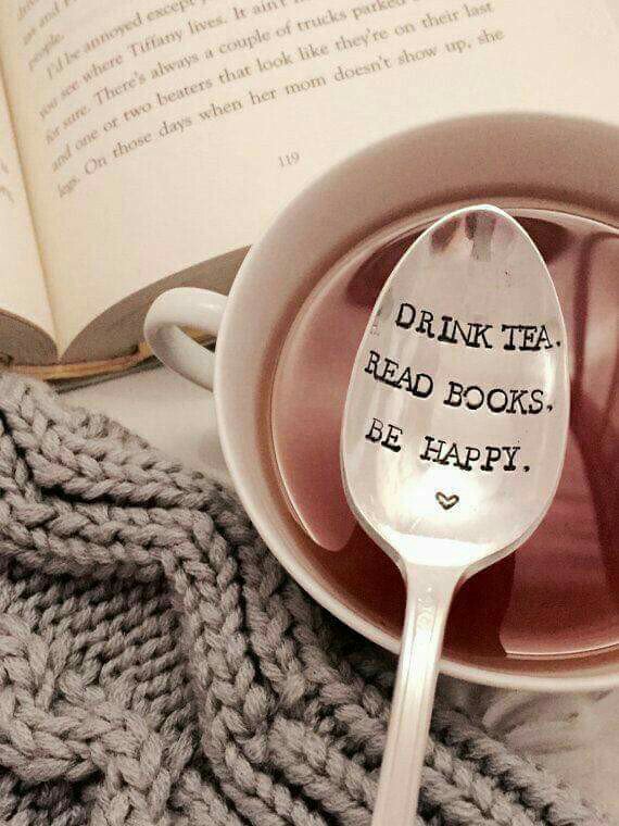 maxyawards's tweet photo. Does this pretty accurately describe your weekend? #Reading #Tea https://t.co/KlSr1vQqFc