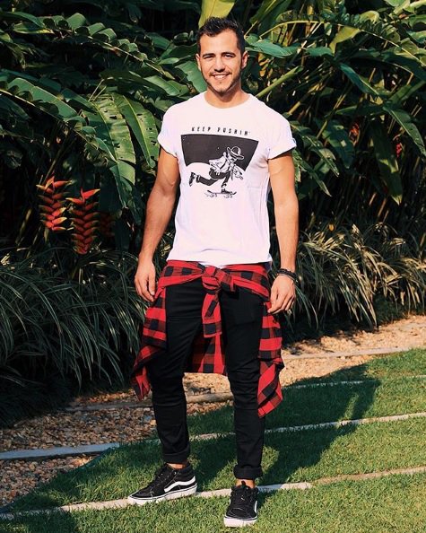 PortalUaiTheu's tweet photo. #FOTO Matehus postou uma foto com o look escolhido pelo  stylist João Ribeiroo |via IG uaimatheus  https://t.co/nOQxrCG1fj
l #creatorshousenololla #creatorshouse https://t.co/mq454uLpJW