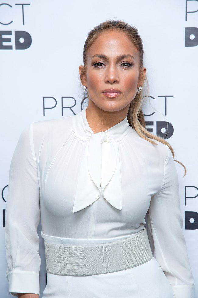 voguelatam's tweet photo. Una imagen que ha compartido el hair stylist de Jlo demuestra que un simple corte de pelo puede tener un efecto muy favorecedor. https://t.co/DOorHq8fTv https://t.co/znv3e7W4eu