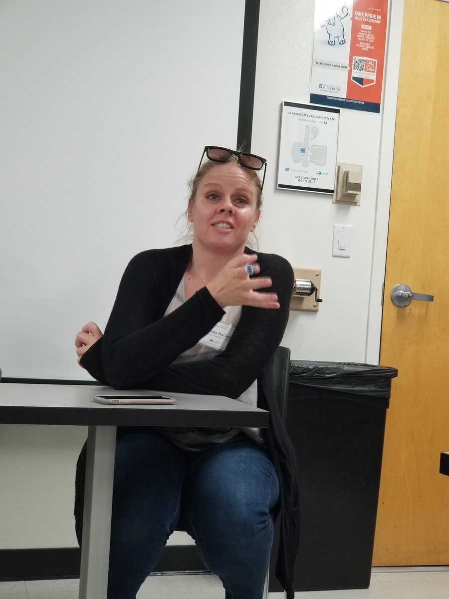 SigmaTauCSUN's tweet photo. #CSUN grad student, Malinda Hackett killed it at #CSUF #AcadiaCon with her ideas on Female Sexuality as Contagion in Raymond Chandler's "The Big Sleep", CONGRATS! #SigmaTauCSUN https://t.co/vWv3hpELsf