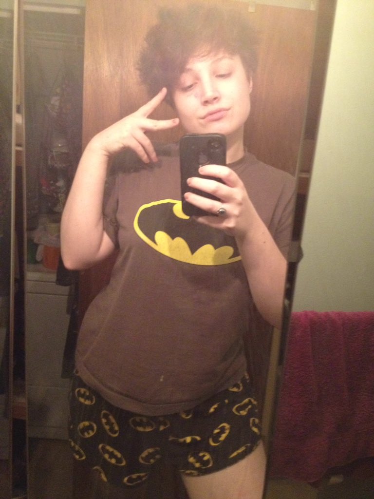 sapphicusagi's tweet photo. Listen, my waist was #snatcht my senior year of high school, but I had a BMI of 19 and wanted to be lower. I may not be totally in love with the way I look now, but at least I'm healthier than I was. Little ups and downs #bodyposi https://t.co/GgNSoa9qVk