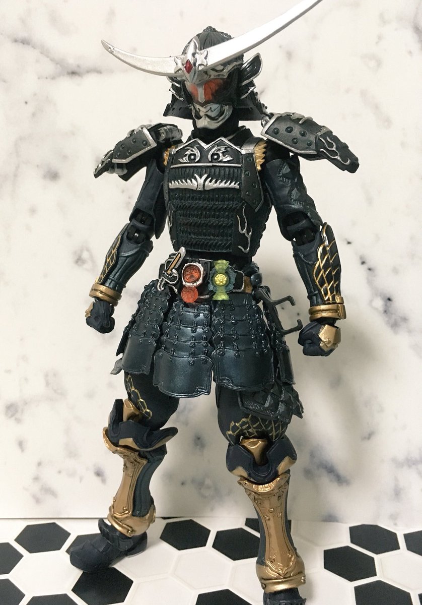 しぶりょ در توییتر とりあえず脱がす んー やっぱ着てたほうがいいな ガイムは軽装も良いかなと思ったけど 仮面ライダー鎧武 S I C Sic ジンバーメロン ジンバーレモン 斬月 鎧武 ガイム