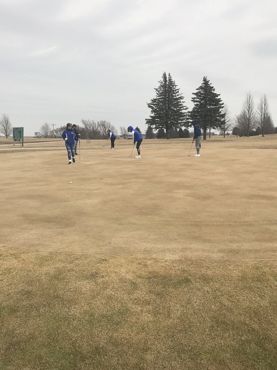 BentonGirlsGolf's tweet photo. Lag putting at its finest #2putts #scoring #thisiswherechampionsaremade https://t.co/RKGe3OZo2L