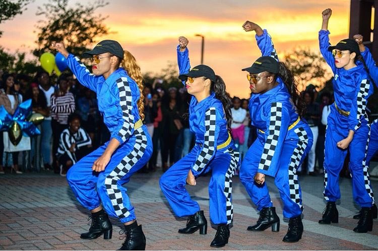 benewsfsu's tweet photo. Congratulations to the Spring 2018 initiates of the Enchanting Epsilon Delta chapter of Sigma Gamma Rho Sorority, Inc! 🐩 @fsu_sgrhos 📸: @chikondi_
#SigmaGammaRho #SGRhos #BEFSU #BlackExcellence https://t.co/8gOGoJnSol