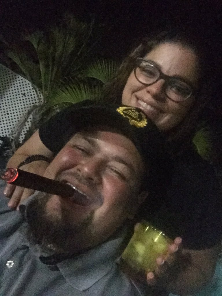 LizJanice's tweet photo. Porque se acercan los 5años juntos y nuestro amor cada vez más fuerte... @GabyChanPR Contra viento y marea, siempre juntos... Ya mismo llegan los 40 ( se que los esperas jajajaja) Te mega amoooooooo https://t.co/MnJ4b0wcsZ