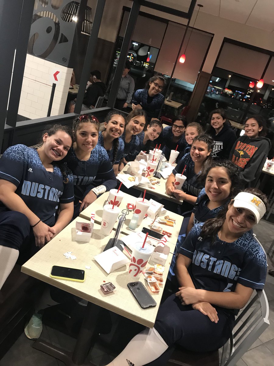 Memorial Softball πβΎοΈπ (@memmustangsb) on Twitter photo Celebrating 18-1 victory over Juarez Lincoln <a href="/ChickfilA/">Chick-fil-A, Inc.</a> <a href="/Pride_Mustangs/">Pedro Alvarez, Jr.</a> <a href="/ramjrcastillo/">Ramiro Castillo Jr.</a> <a href="/Jelisechurch/">Jessica</a> <a href="/aissa_h21/">Aissa Hinojosa</a> #rememberthefeeling #3peat Celebrating 18-1 victory over Juarez Lincoln <a href="/ChickfilA/">Chick-fil-A, Inc.</a> <a href="/Pride_Mustangs/">Pedro Alvarez, Jr.</a> <a href="/ramjrcastillo/">Ramiro Castillo Jr.</a> <a href="/Jelisechurch/">Jessica</a> <a href="/aissa_h21/">Aissa Hinojosa</a> #rememberthefeeling #3peat