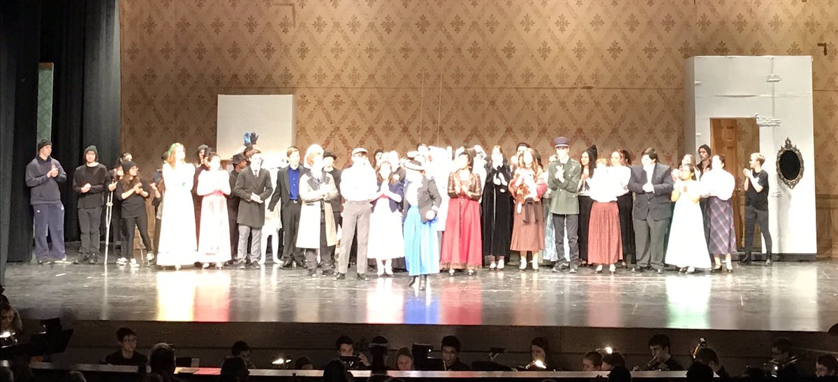 What a fantastic production! 👏🏻👏🏻A very talented SHS Mary Poppins cast, crew and orchestra entertained us all!! 🎭☂️@shs_spartans @shs_thespians #livoniapride