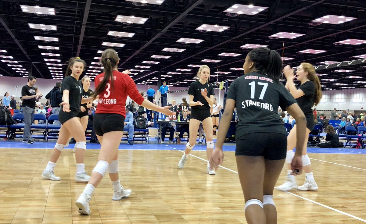 TXImg16ASICSBlk's tweet image. Our TEAM had a good day 1 in pool play at the 2018 Nike MEQ! #ImageSTRONG #SetTheTone #volleyball #MEQ