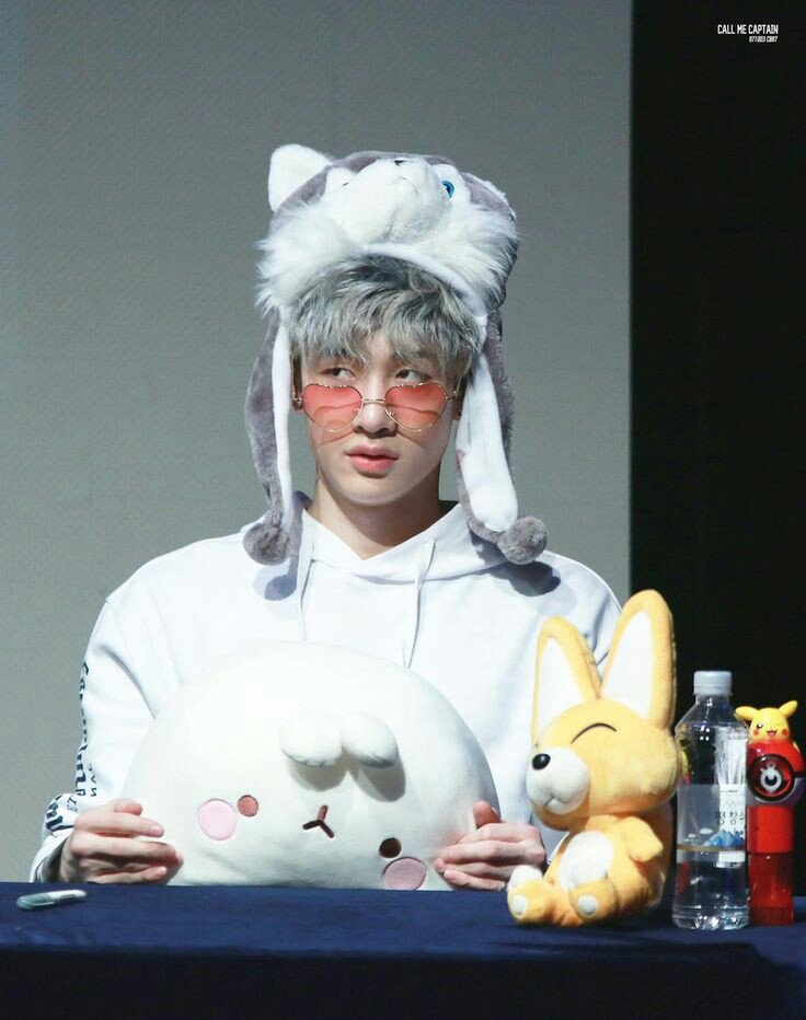 _picsofkpop's tweet photo. Member 2. 

→Korean name: Bang Chan
→Name in english: Chistopher Bang 
→Age: 20 years old (Octuber 03, 1997)
→Position in the group: leader, vocalist, rapper and dancer.
→Place of birth: Sydney, Australia

–☾. https://t.co/CqXD5ULNDc