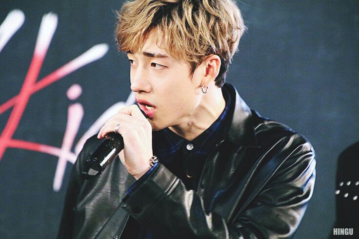 _picsofkpop's tweet photo. Member 2. 

→Korean name: Bang Chan
→Name in english: Chistopher Bang 
→Age: 20 years old (Octuber 03, 1997)
→Position in the group: leader, vocalist, rapper and dancer.
→Place of birth: Sydney, Australia

–☾. https://t.co/CqXD5ULNDc