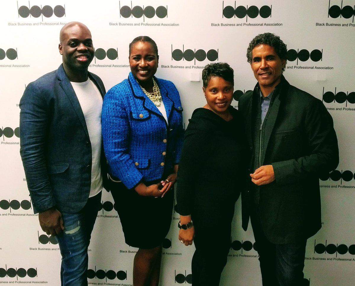 jpthebluesman's tweet photo. Hanging out with good people & friends Shawn Cuffie, Karen Franks and The Toronto Black Business Association Friday Night Social, hosted by President Nadine Spencer. @MsNadineSpencer of @TheBBPA @FirstFridaysTO @abigailsdreama1 #jordanpatterson https://t.co/gJKIMh7TZM