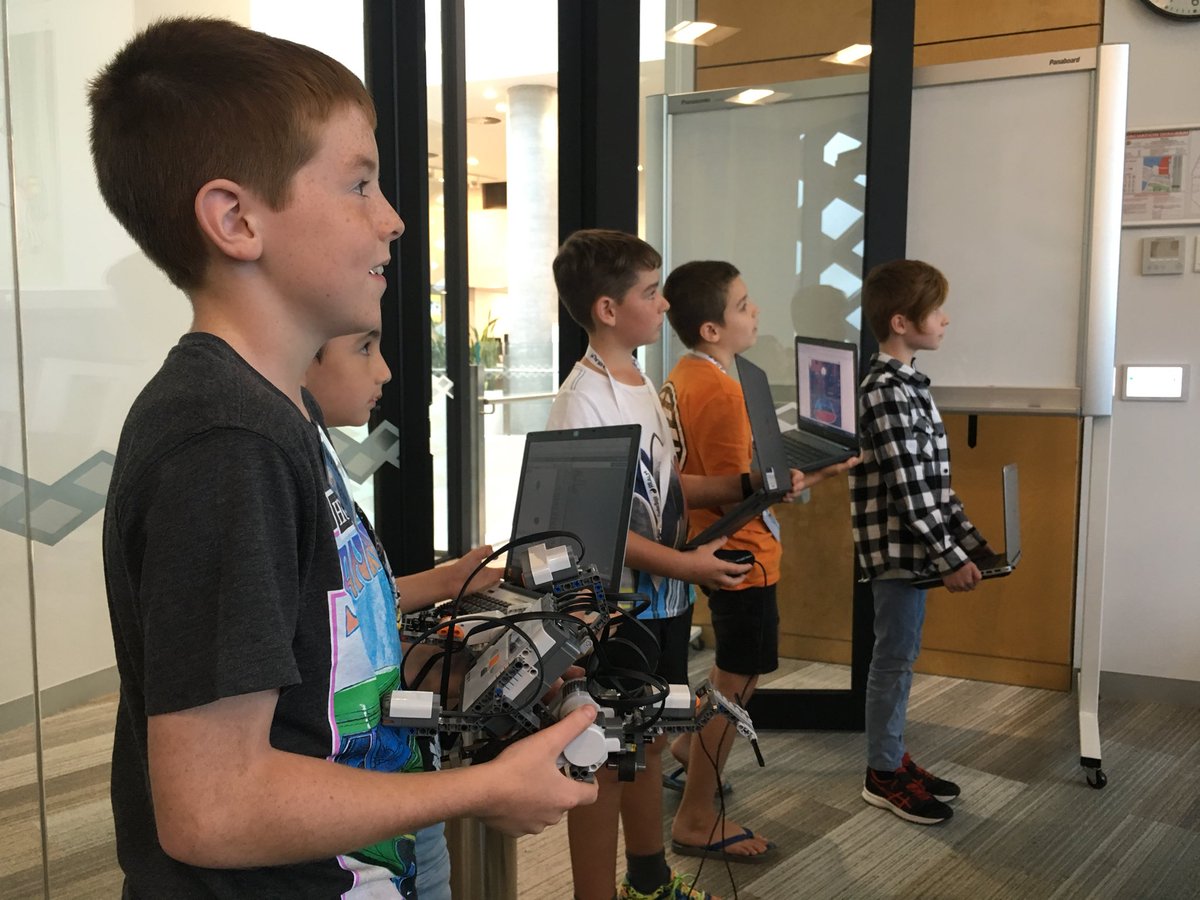 coderdojorealm's tweet image. Thanks to all the volunteers for making #CoderDojo possible #coderdojorealm