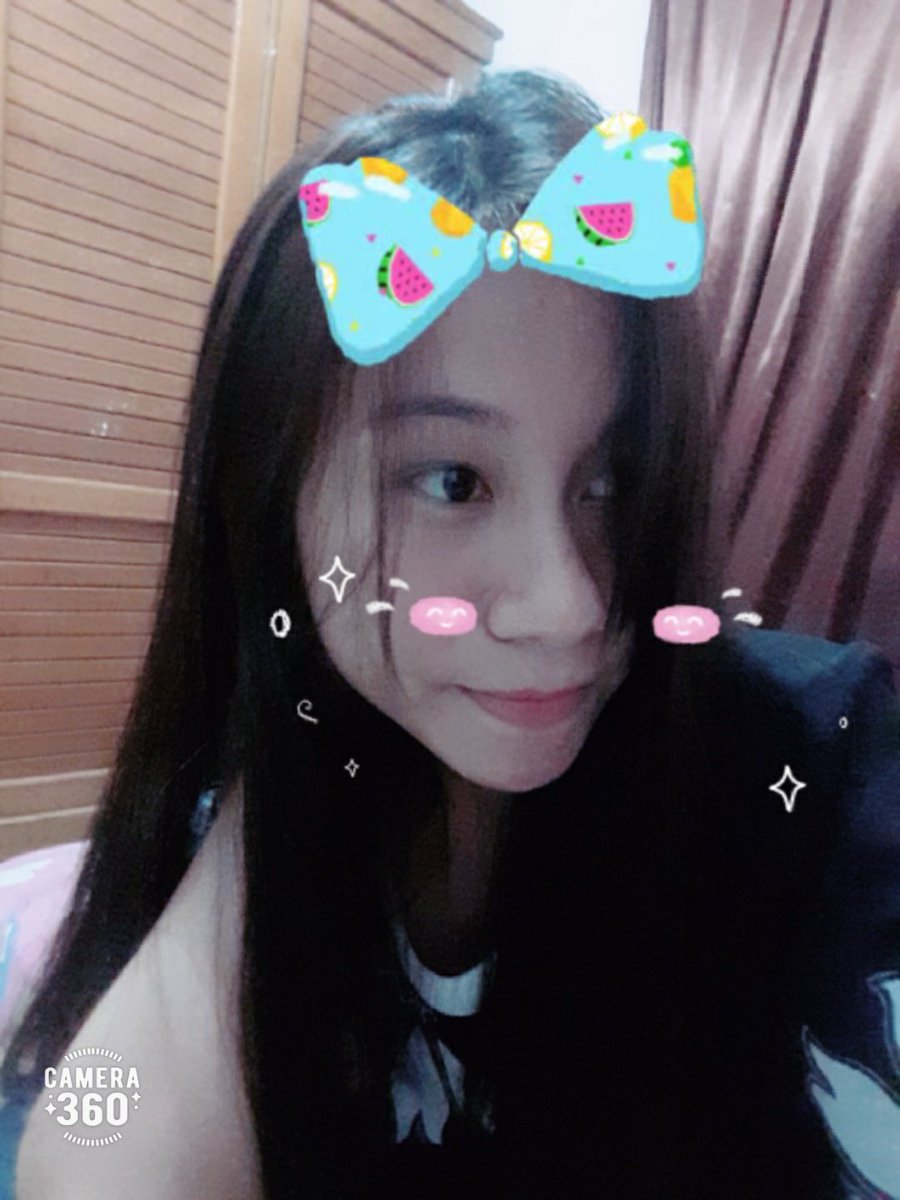 agheeyy's tweet photo. Latepost #FridayFeeling https://t.co/ESB9XoOE4D