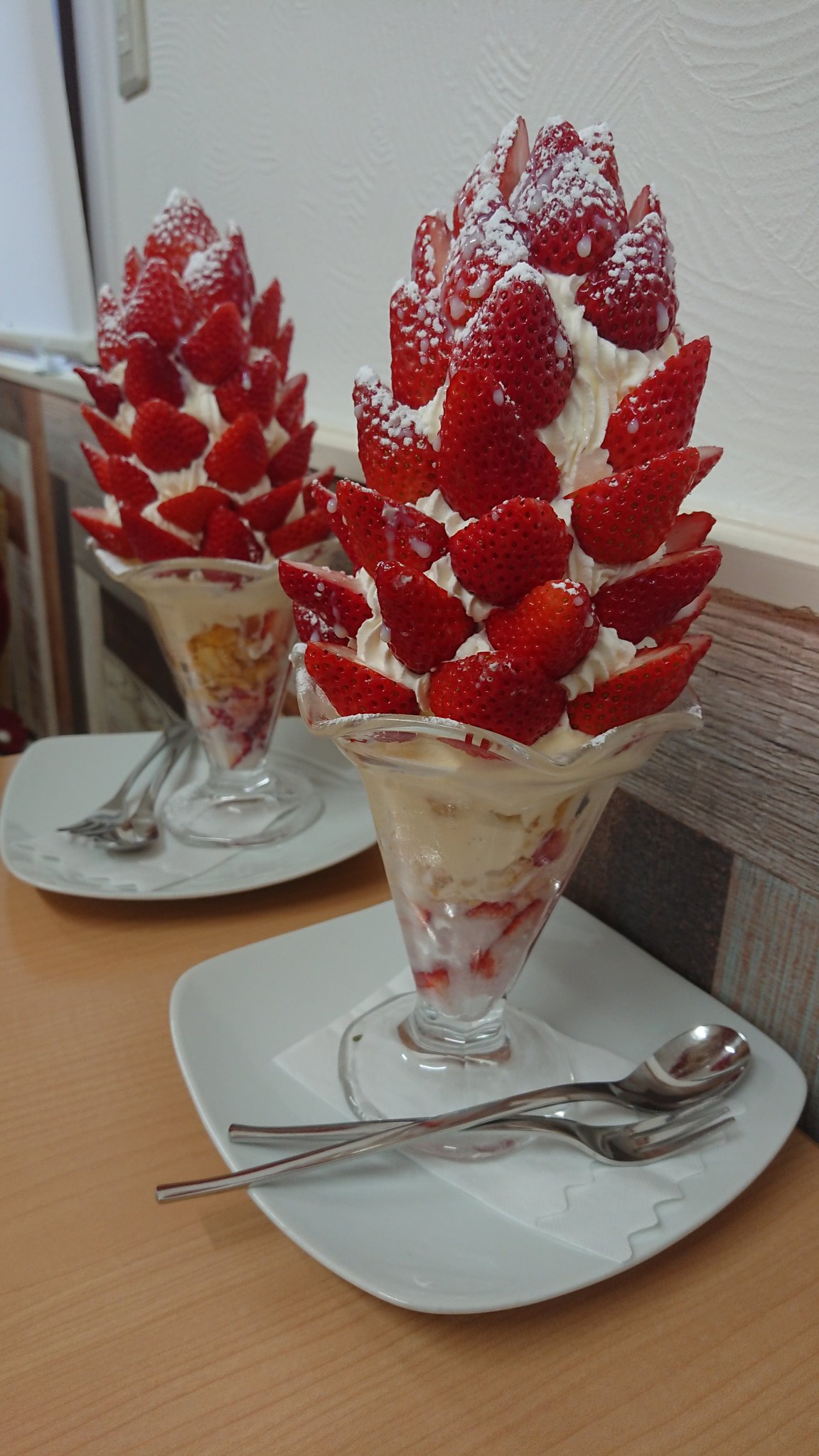 桜華 福井のjunにいちごパフェを食べに来たよ 洋菓子jun いちごパフェ T Co Hcfpazpmuf Twitter