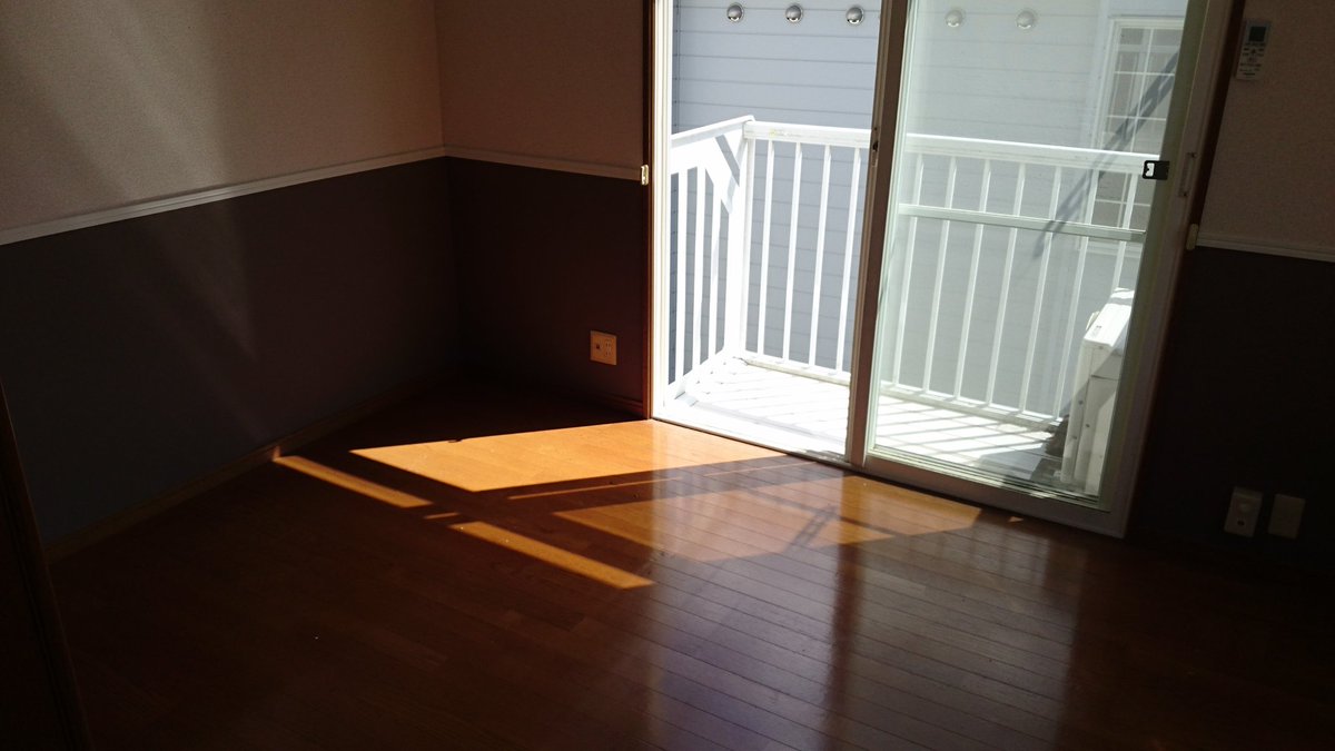 ryo_math's tweet photo. 引越し準備終了！とりあえず地元に帰ります。
ぶっちゃけアパートにそんな思いれないけど、歩いて10分で簡単にみんなと会えたのに会えなくなるのはこの上なく寂しい。 https://t.co/OMSBQ8rLey