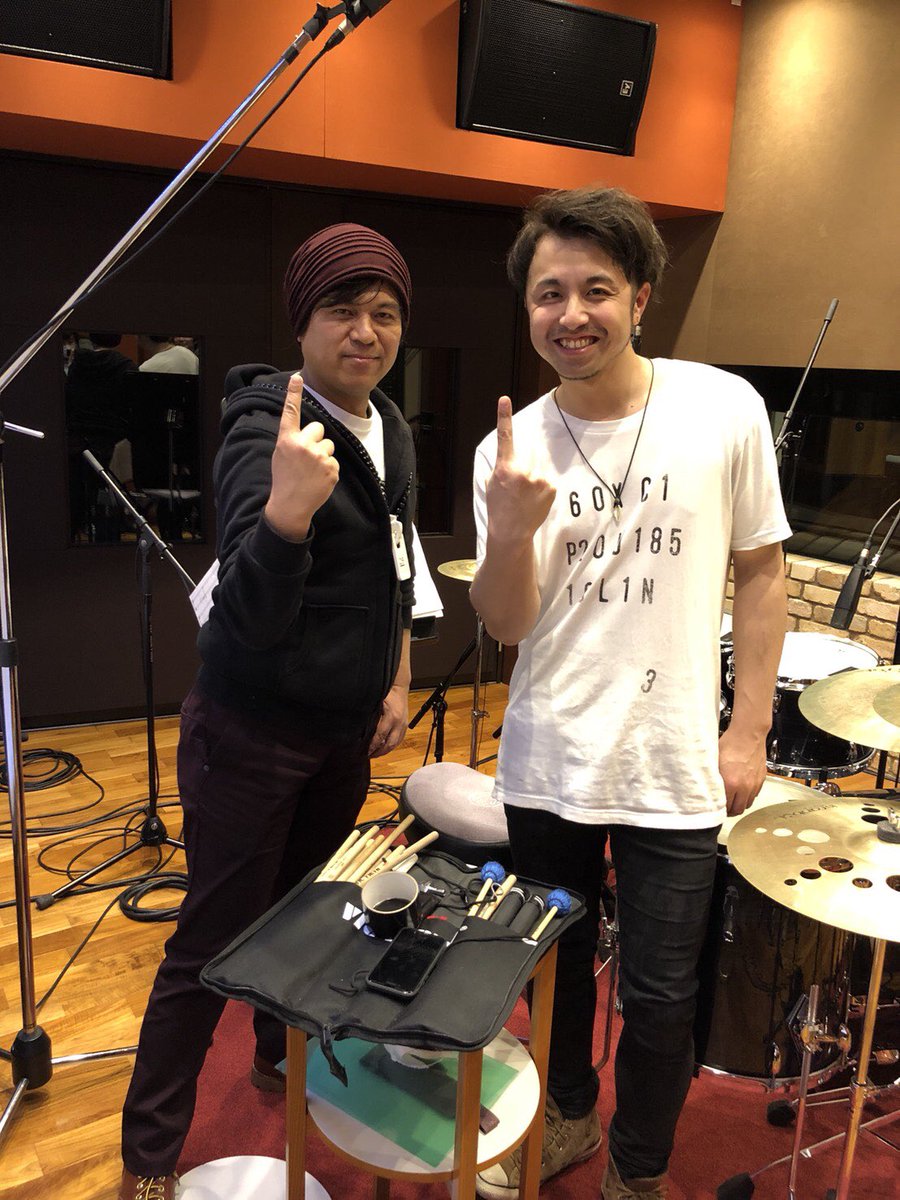 Tsukasa Inoue 4月1日 日 リニューアルスタート テレビ朝日系 Get Sports 毎週日曜25 10 番組テーマソングにドラム参加させていただきました 写真は報道ステーションのスポーツコーナーテーマ曲rec以来 作家kazsin石川さんと 是非 よければ耳を