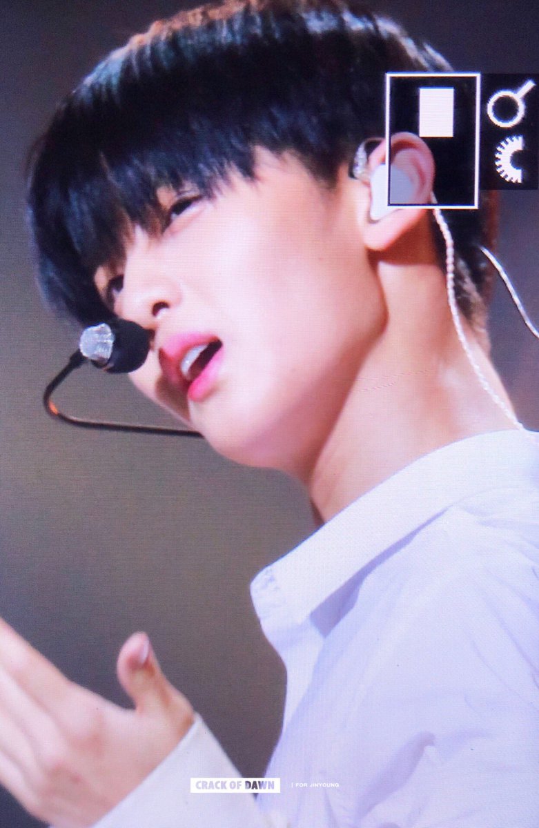 Crackofdawn_jy's tweet photo. 180323 뮤직뱅크 in 칠레 
#배진영 #BAEJINYOUNG #워너원 #WANNAONE @WannaOne_twt https://t.co/EeC0bO08Ud