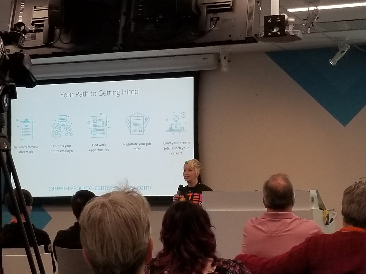 surewinlee's tweet image. Nanodegrees are the new thing. #udacity #sfhtml5