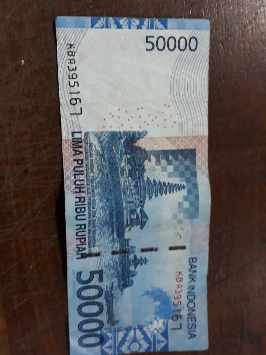 Uang tinggal selembar. Cukup gak yah sampe tgl 38😕😕😢. Tgl 30 hari jumat tgl merah bagi gue itu lebih horor drpda film pengabdi setan..😡😡