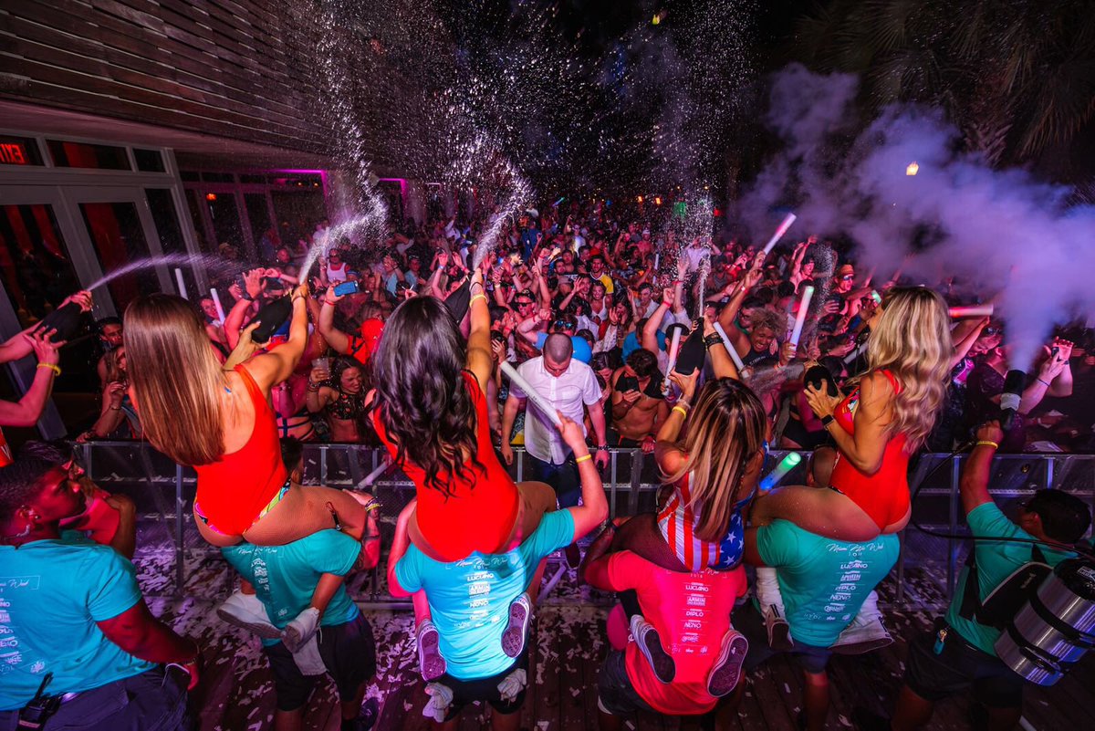 SLSSouthBeach's tweet photo. Get It Right - @diplo brought the 🔥🔥🔥 tonight with @SHAQ, @walshyfire, and friends! 🎧 #SLSMMW2018 #slssouthbeach #worldofsbe https://t.co/i1QDKKo4Zj
