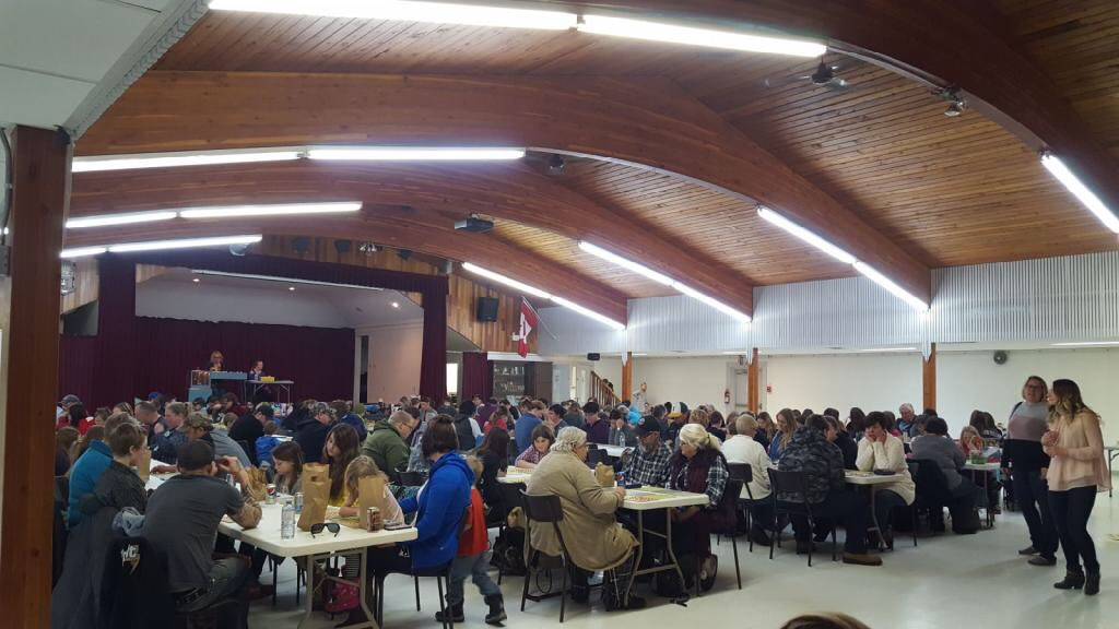 EdgertonSchool's tweet photo. Edgerton Athleticsβ 2nd Toy Bingo was another huge success. Thanks to everyone who sponsored the event and a big shout out to our Parent Council for all of their support! #eps #btps28 #easterfun #fundraising #smallcommunitiesrock https://t.co/6z29hqDRuZ