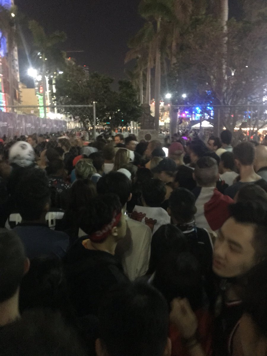 SociableSteph's tweet photo. Are you fucking kidding us @ultra ?? A line to leave? https://t.co/JHa484tHS5