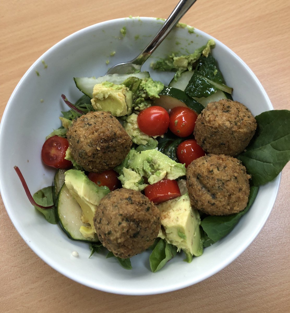 moncelestre1's tweet photo. Nutritious lunch to refuel after a big day of studying at the library!! Absolutely loving working on my new blog! 🤗 #ALM101 https://t.co/jBsOO3fjzE