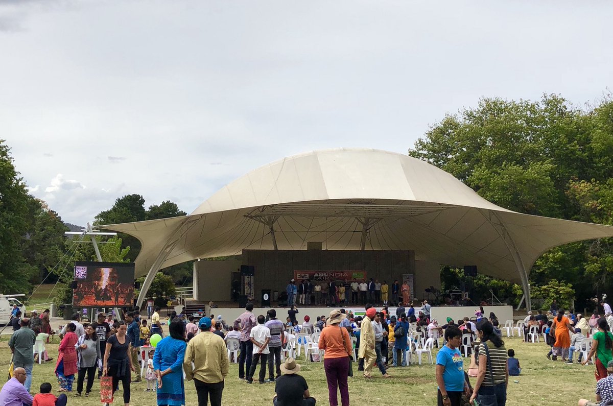 ElizabethLeeMLA's tweet photo. You can’t miss the music, the henna, the turban wrapping demonstrations and the delicious smell of #Indian food in the air! A buzz of activity at the @FINACT11 #AusIndiaFair #Stage88 #Canberra #CBR https://t.co/mEBLlCvQ0o