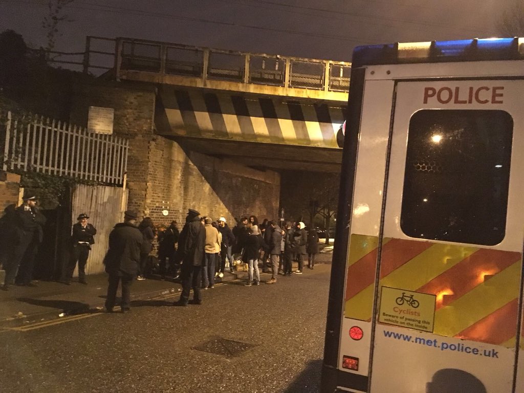 MPSSpecials's tweet photo. Officers from the #MSCTaskforce shut down an illegal rave near Hackney Downs following reports from local residents.
Party goers now en route home! https://t.co/DxCOnedy8K