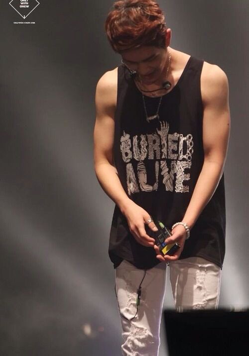 SHINeeのタンクトップ最高説が自分の中で立説されたのでシェアハピさせ