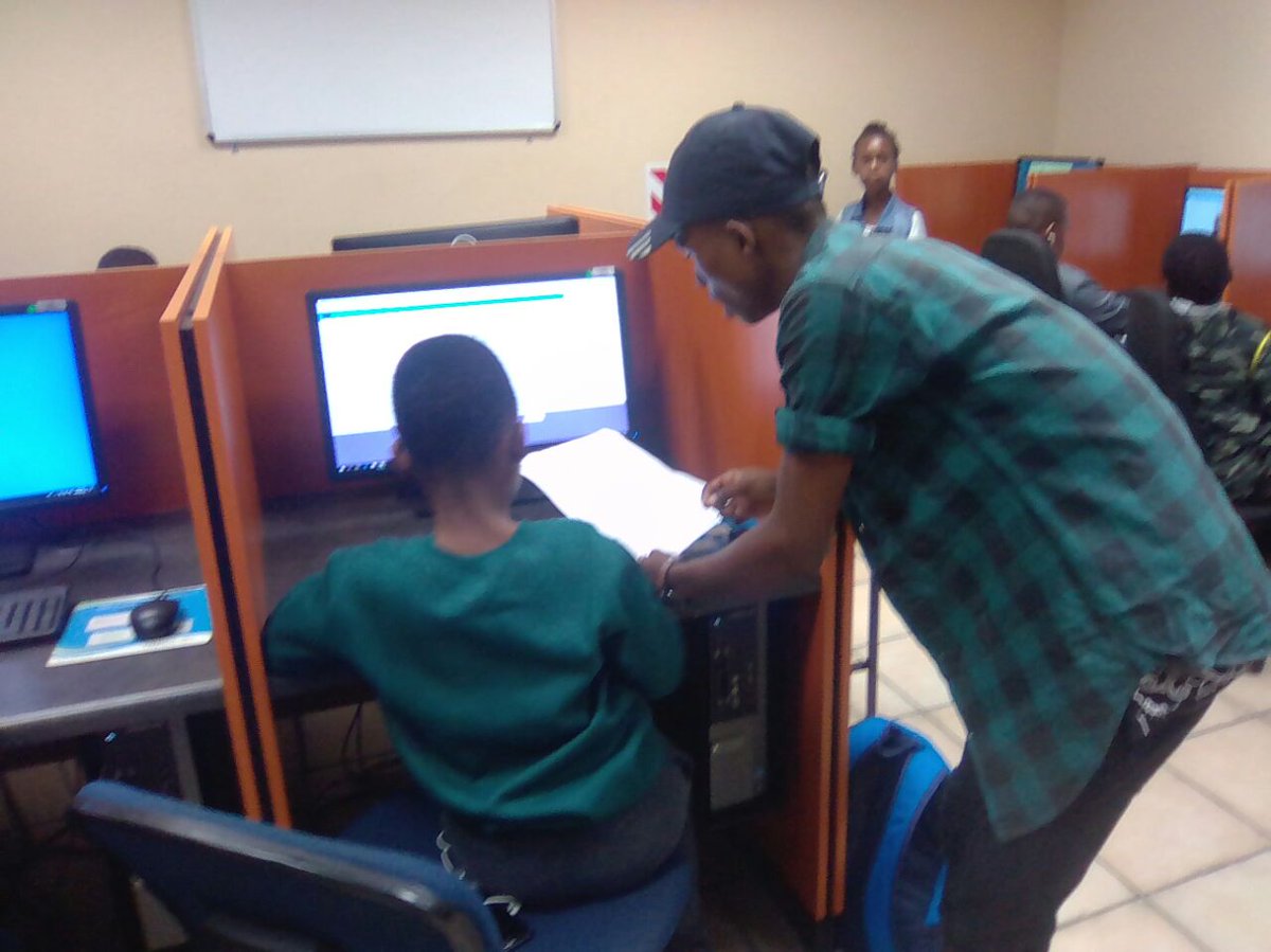 africateengeeks's tweet photo. Meet the #geeks from #Kimberly #NorthenCape who attend Sartuday #coding classes. #Inspirekidstocode https://t.co/XtWYVzAjO4