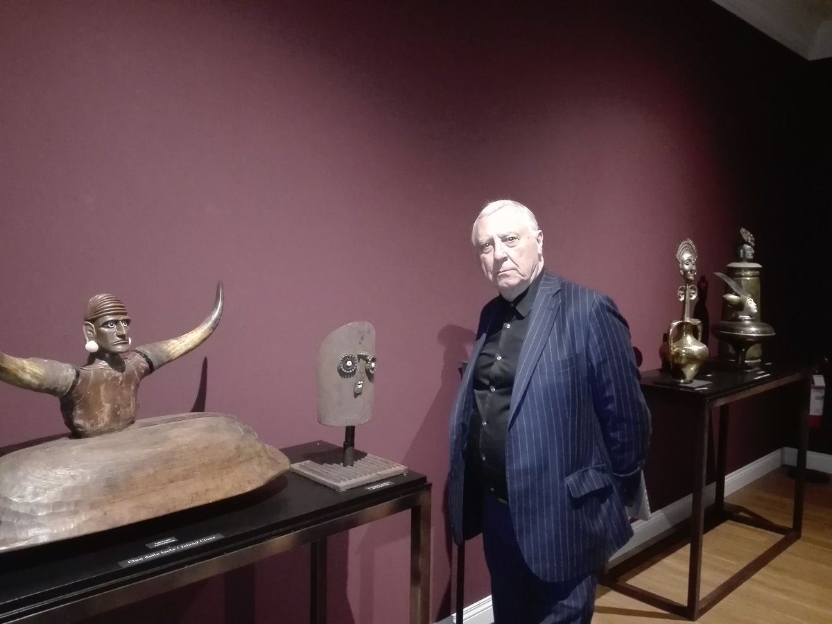 LabirintoMasone's tweet photo. Dopo la performance di ieri sera "Making a Splash" in occasione di #LabirintodAcque, stamani #PeterGreenaway in visita la mostra "Museo di Pangea. Le sculture di civiltà immaginarie di Marco Barina" al #LabirintodellaMasone. https://t.co/Sj7huzStRu