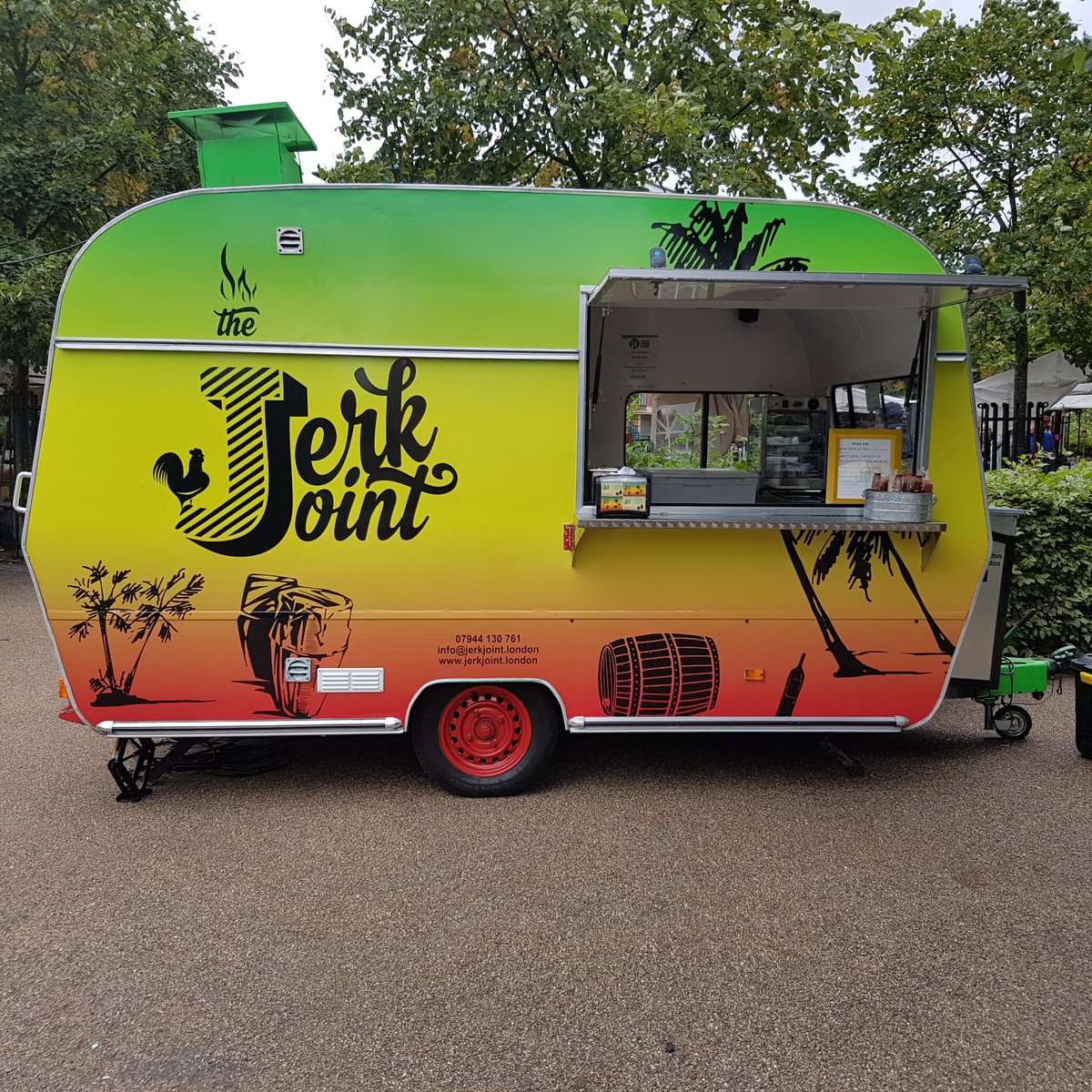 TheJerkJoint's tweet photo. @StandonCalling we would love to trade with you this year how can we apply? https://t.co/5IBwnM0Tto