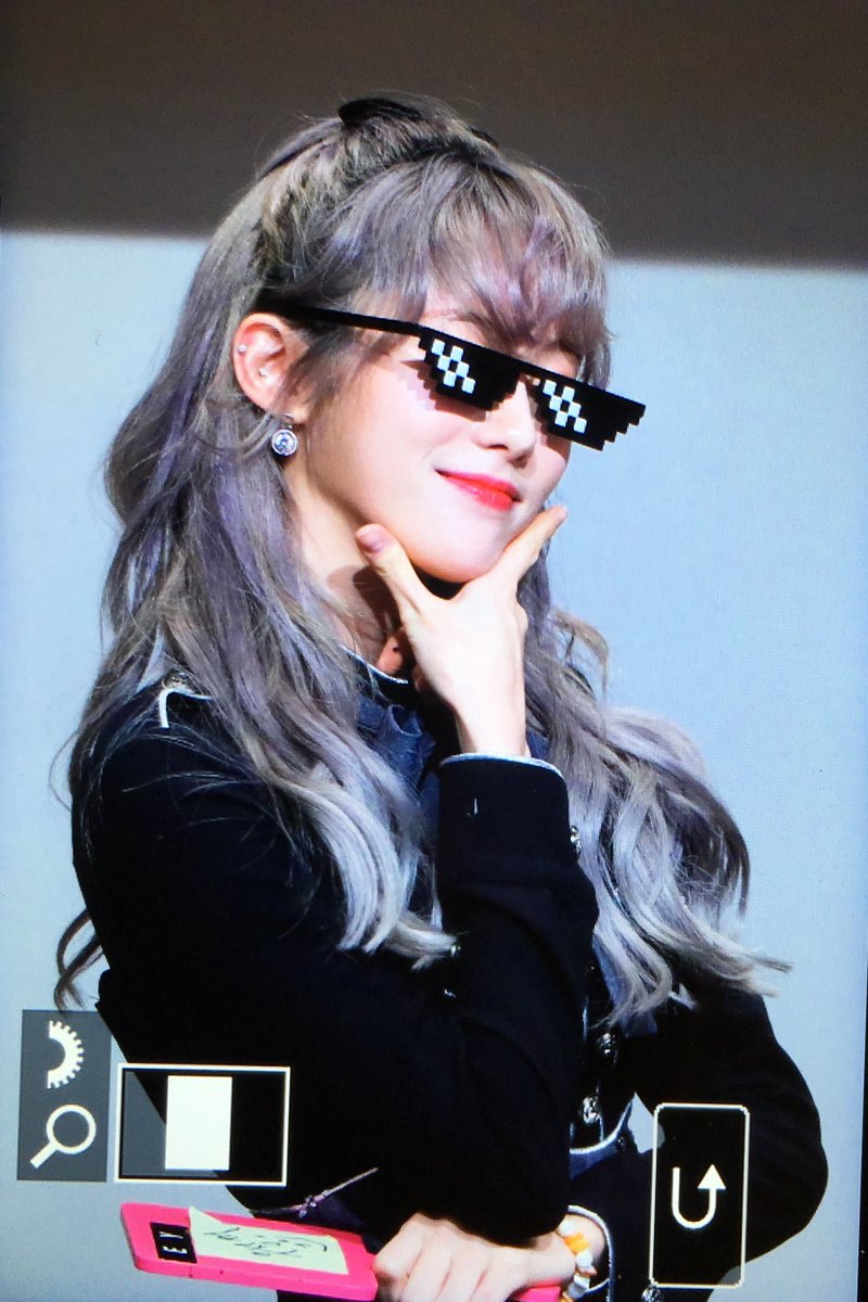 _Sostenuto's tweet photo. 180324 팬싸인회 프리뷰
#우주소녀 #루다
#WJSN #LUDA
@WJSN_Cosmic

ㅎㅎㅎㅎ;;!! https://t.co/8jflC9y6V1