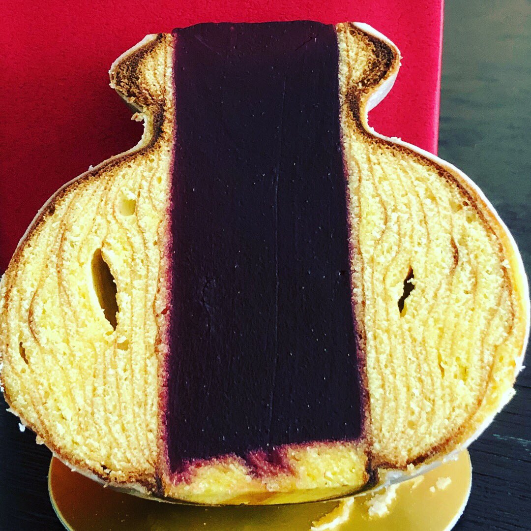 settima_1's tweet photo. 頂き物のお菓子、バウムクーヘンが、
BB-8と完全に一致!
#bb8 #bb8droid #bb8cake #starwars #baumkuchen https://t.co/buJCAZ7UAi