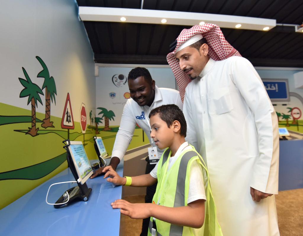 Shell_Qatar's tweet photo. Thank you to our partner Traffic Department for a great Traffic Week and all the visitors who came to Traffic Village to learn about #RoadSafety in #Qatar. #ShellQatar @MOI_QatarEn https://t.co/Pv8tctVmTX