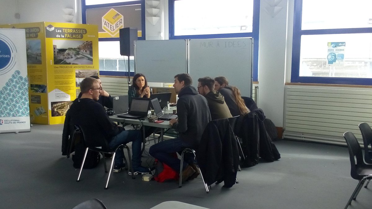#HackMersOceans Pas de repos pour les guerriers ! Dés leur arrivée, les premiers groupes attaquent d'entrée l'élaboration de leur projet.