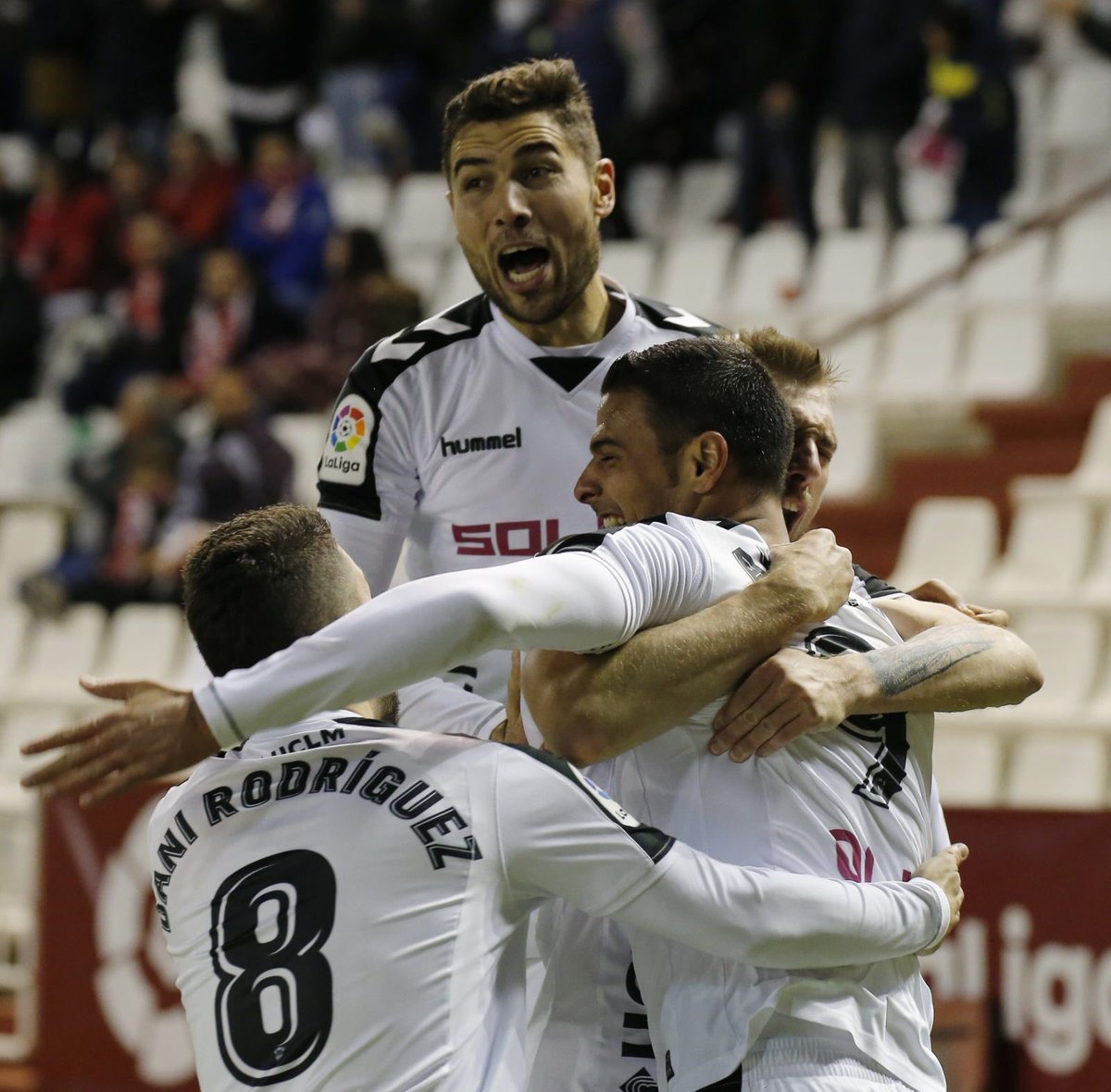 hummelspain's tweet photo. 6 equipos. 3 partidos. 

¡Los #teamhummel se miden entre sí en la jornada 32 de #LaLiga123! ¿Quién se llevará la victoria?

🔁 @AlbaceteBPSAD
❤️ @CyDLeonesa https://t.co/agzq5fg7tV
