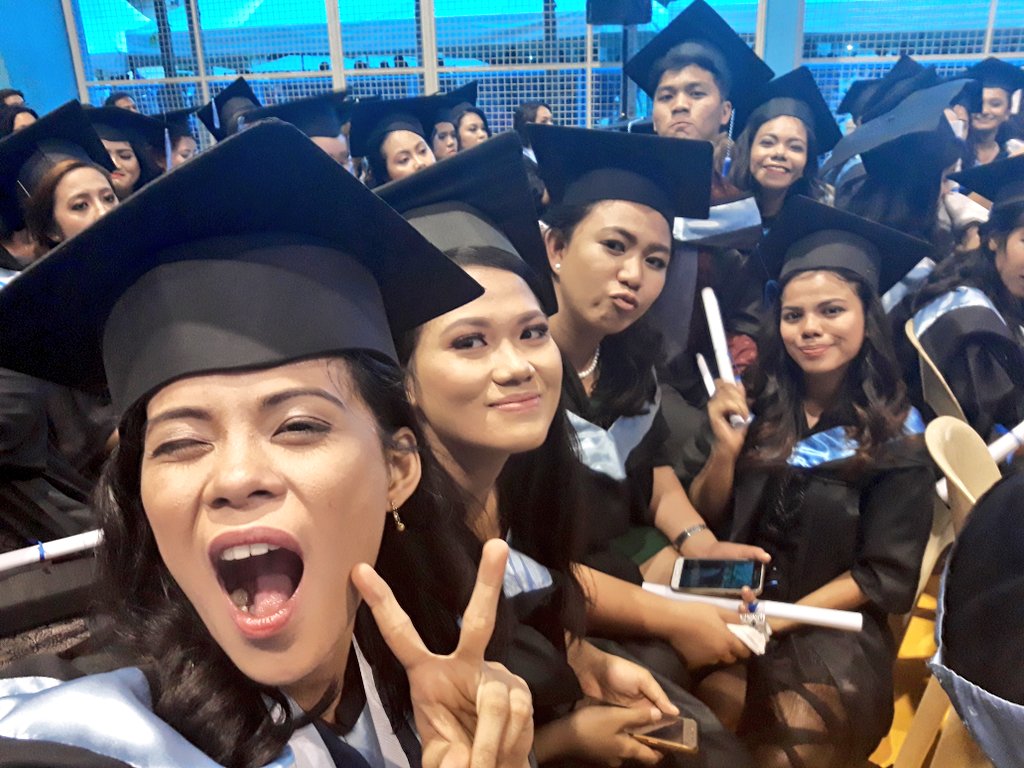 ivay_07's tweet image. So Graduate School next? #MathMajors 😊

#AdZUClass2018