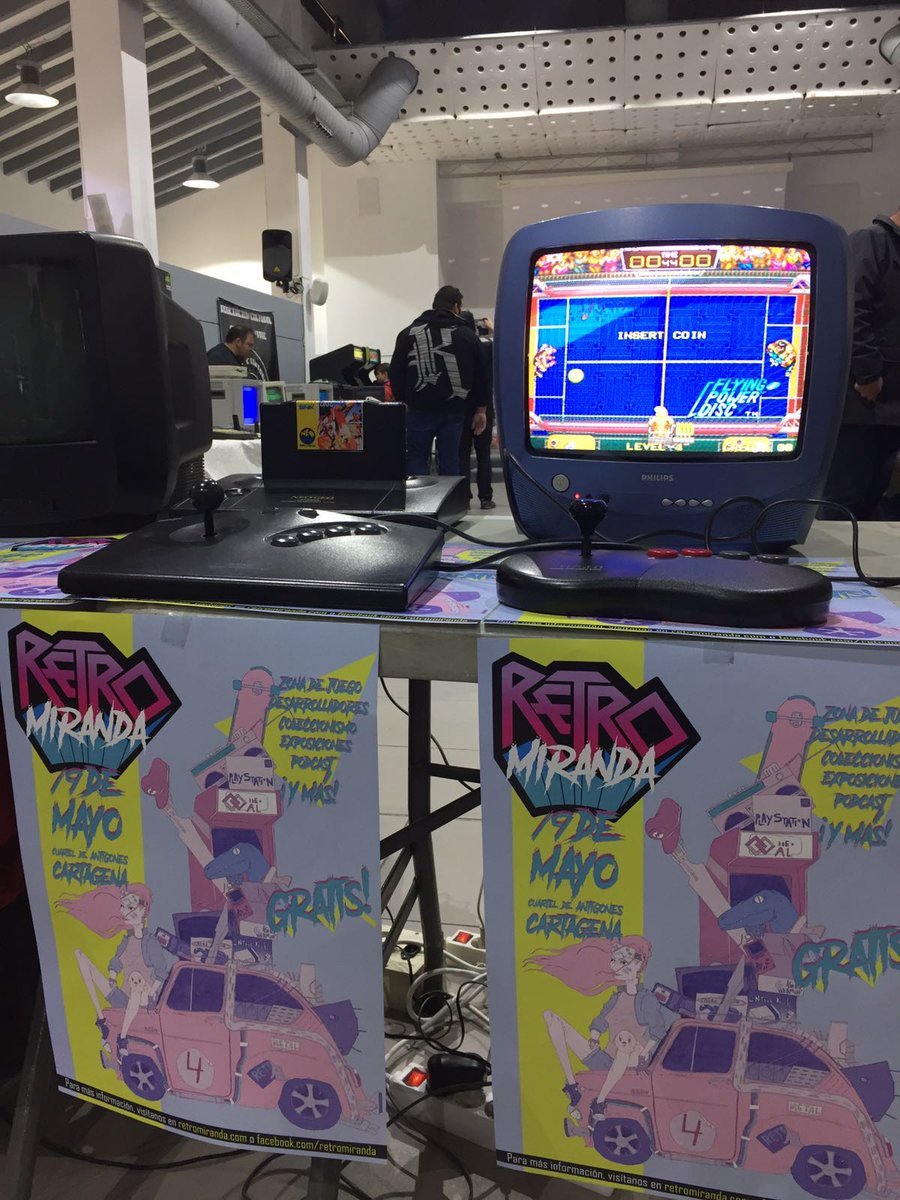 MirandaRetro's tweet photo. ¡Ya estamos en Retroweekend Alcoi! Este año esto tiene una pintaza estupenda.

Echad un ojo a esta versión preliminar de nuestro cartel de 2018 que muy sabiamente hemos decidido usar como mantel... https://t.co/vAlr1FhPfd