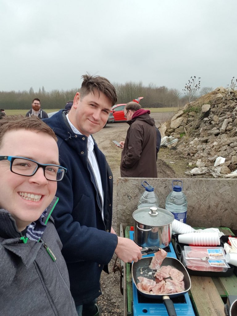 YoungMasonsClub's tweet image. Bacon rolls and tea anyone! 

#AprilEvent #shooting #masonic @EssexFreemasons @EssexComms @NYMC_UK