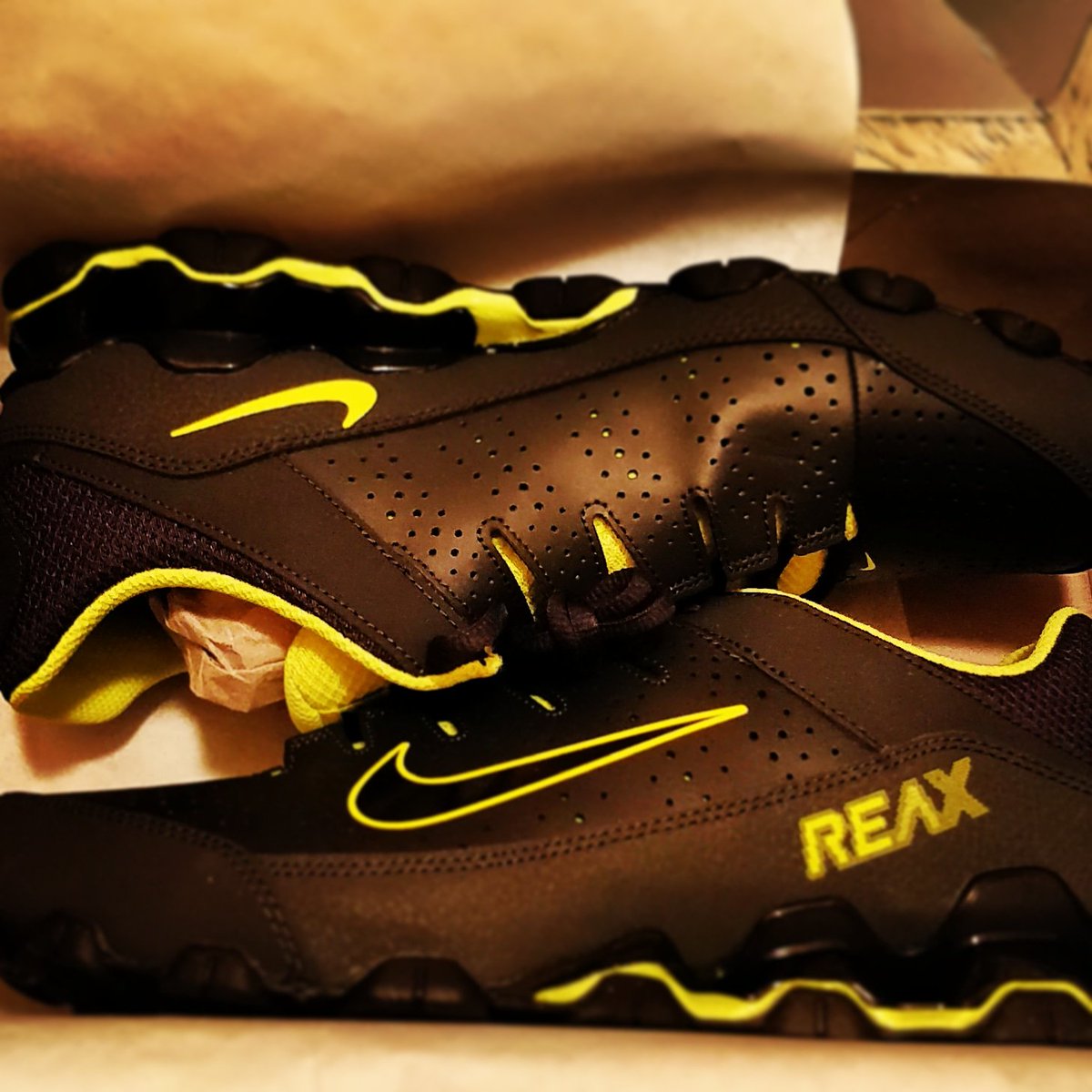 nike shox reax