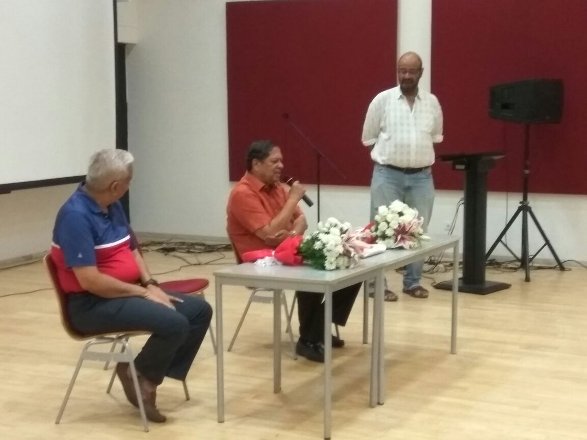 icindngr's tweet photo. Justice Santosh Hegde &amp; @ravichandar with the residents of Indiranagar at @GI_Bangalore Creating a charter for our MLA candidates. #KarnatakaElections2018 https://t.co/Ln2uF94LPZ