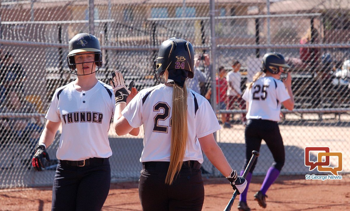 STGnews's tweet photo. Desert Hills dispatches Dixie; set for showdown with Cedar
#cedarhighschool #deserthillshighschool #dixiehighschool #Flyers #LadyReds #prepsports #snowcanyonhighschool #softball#thunder #UHSAA #Warriors
https://t.co/JA08IMtoWn https://t.co/nicLJGpyBn