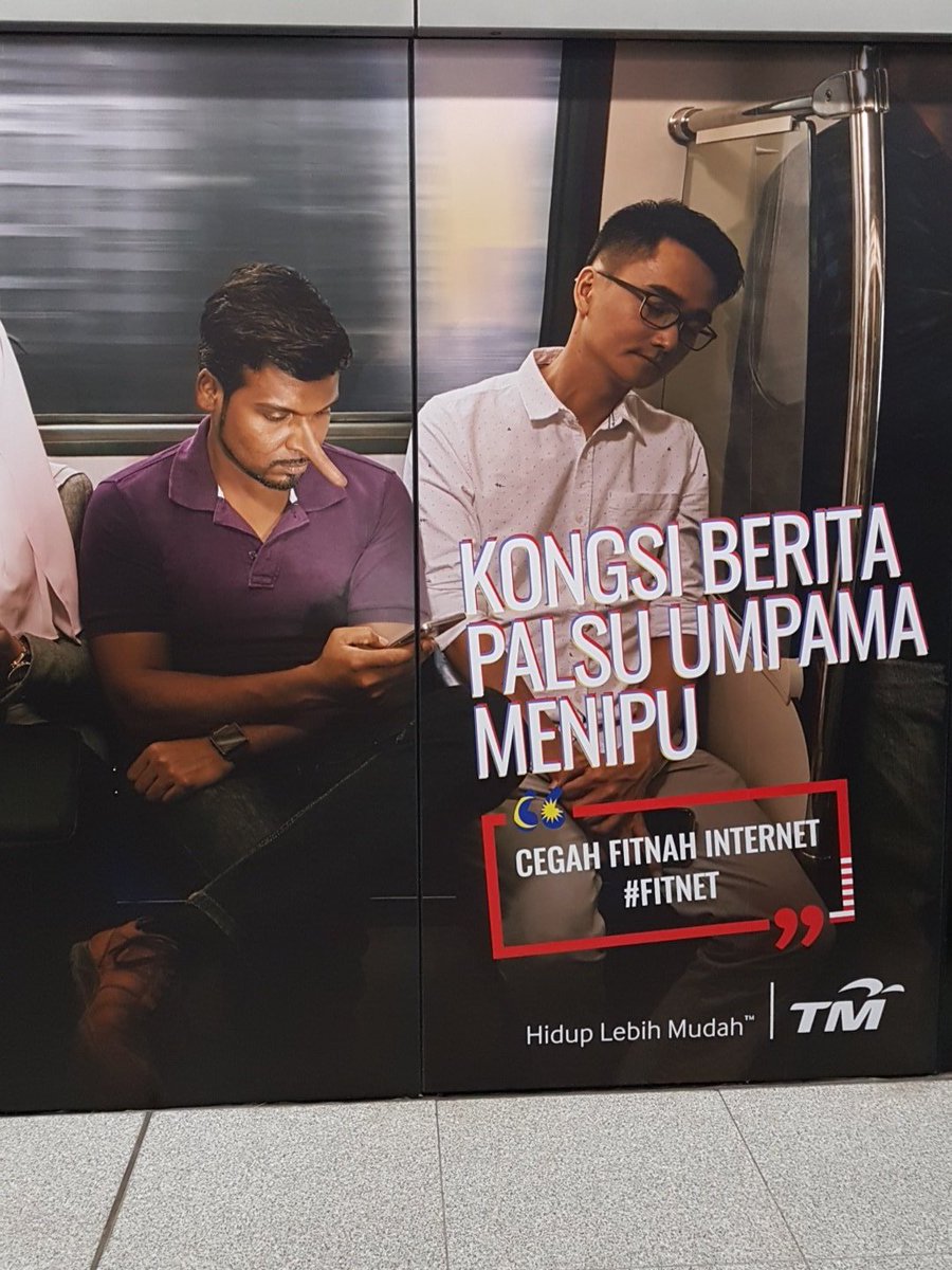 PetaniKg's tweet image. Oh baru aku tahu fake news dalam bahasa Melayu ialah #fitnet.

Contoh ayat: "wahai Che Det, janganlah kamu asyik memfitnet!"

#rhyme