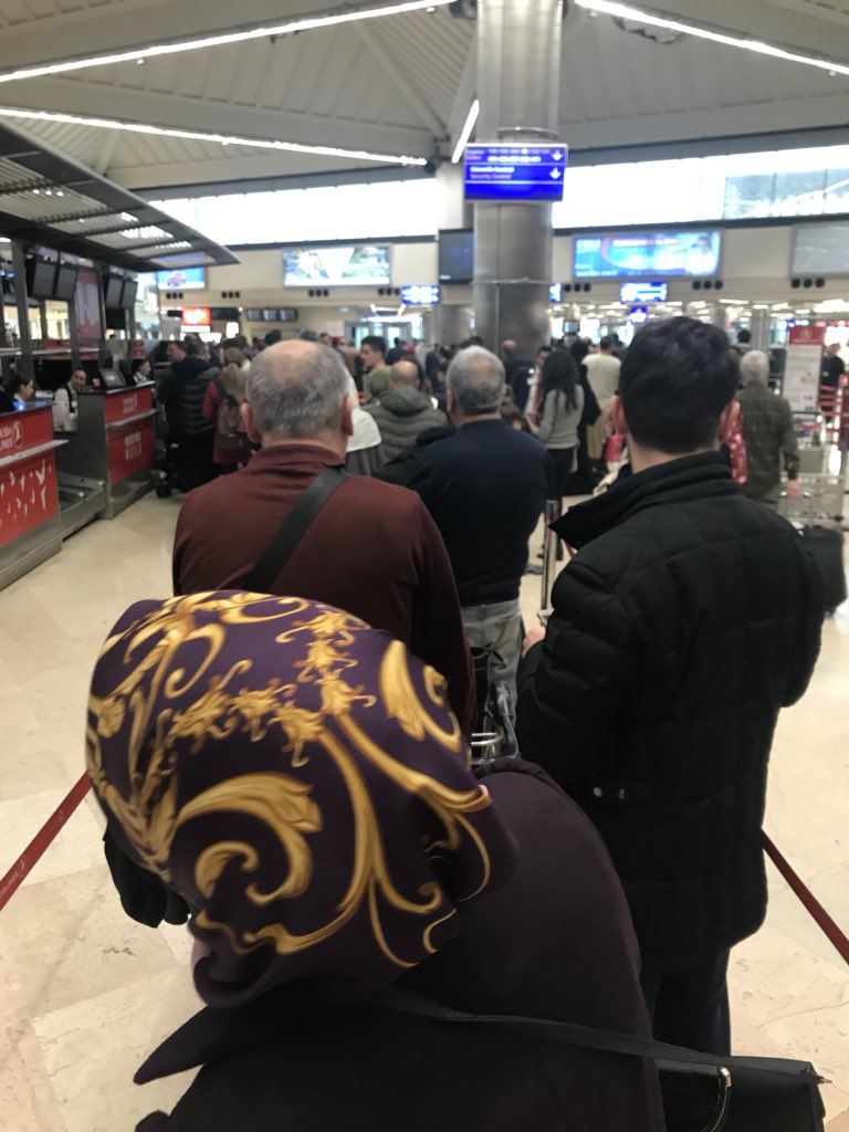 lekirve's tweet image. Tebrikler #thy #onlinecheckin yapanlarda kuyrukta o zaman online kaldırın offline yapın #turkhavayolları